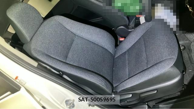 Toyota SIENTA 2017-07 8855337-5