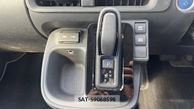 Toyota SIENTA 2023-11 8855363-13