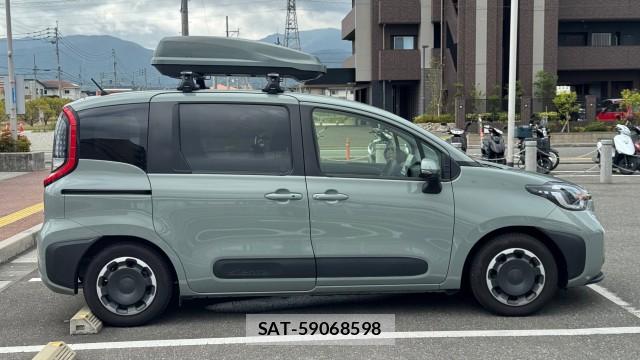 Toyota SIENTA 2023-11 8855363-3
