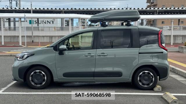 Toyota SIENTA 2023-11 8855363-9