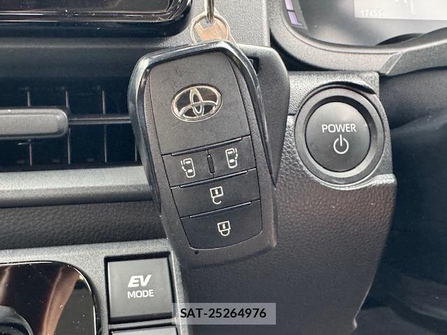 Toyota SIENTA 2024-06 8855527-5