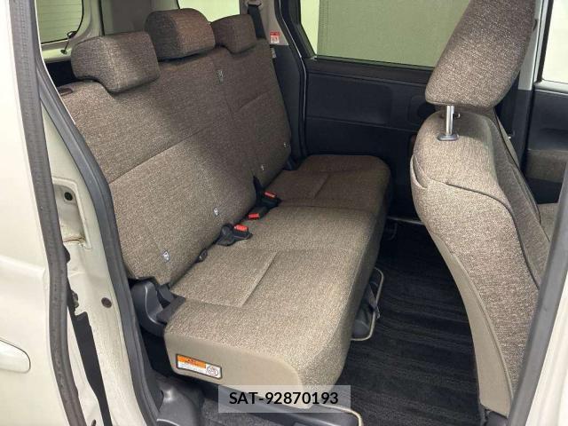 Toyota SIENTA 2023-12 8855583-10