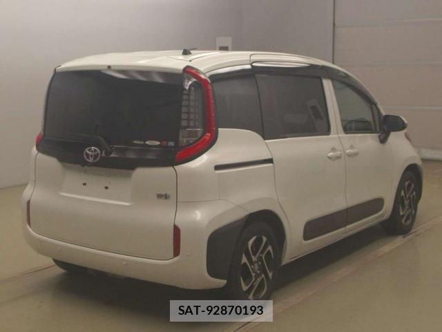 Toyota SIENTA 2023-12 8855583-4
