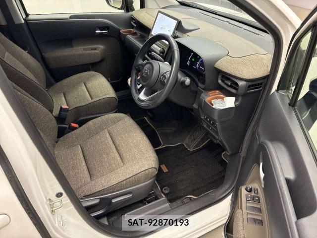 Toyota SIENTA 2023-12 8855583-5