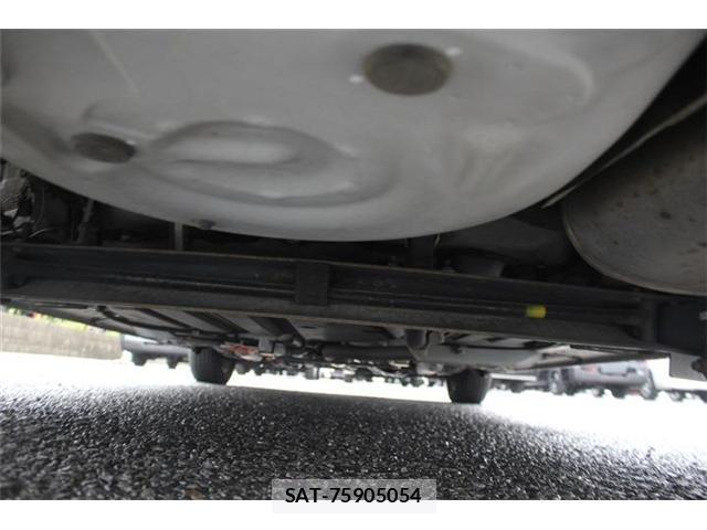 Toyota SIENTA 2016-05 8855599-16