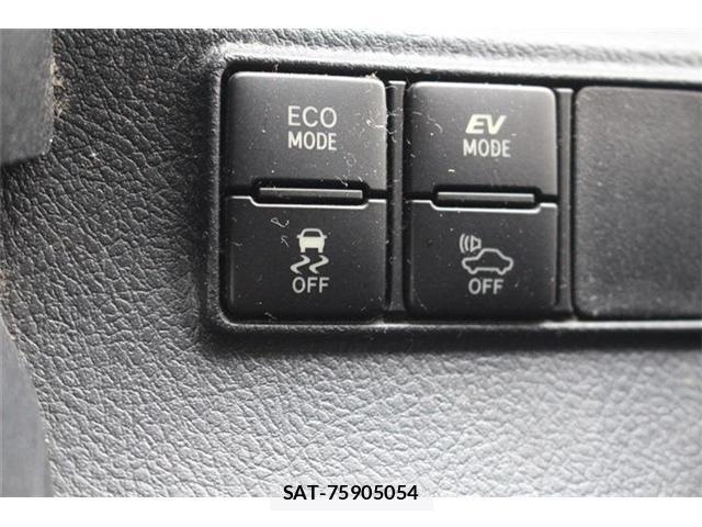 Toyota SIENTA 2016-05 8855599-3