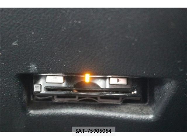 Toyota SIENTA 2016-05 8855599-6