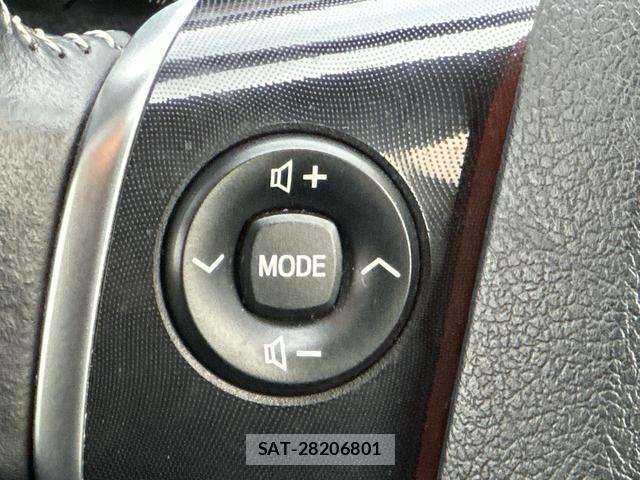 Toyota SIENTA 2016-08 8855631-18