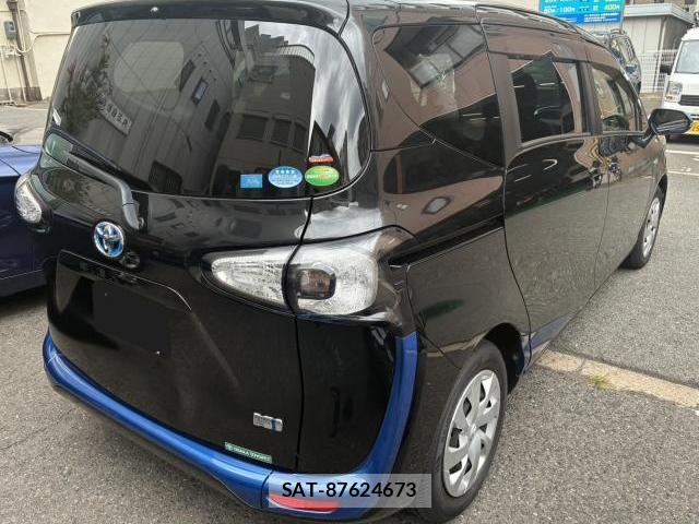 Toyota SIENTA 2017-11 8855639-11