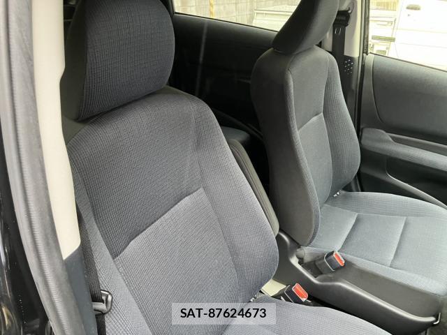 Toyota SIENTA 2017-11 8855639-3