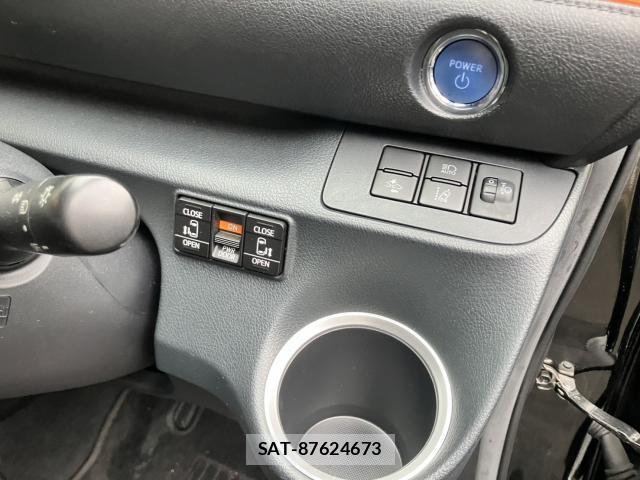 Toyota SIENTA 2017-11 8855639-5