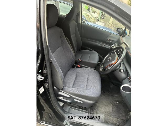 Toyota SIENTA 2017-11 8855639-7