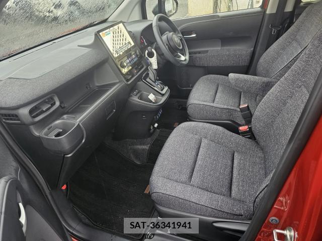 Toyota SIENTA 2023-11 8855673-3