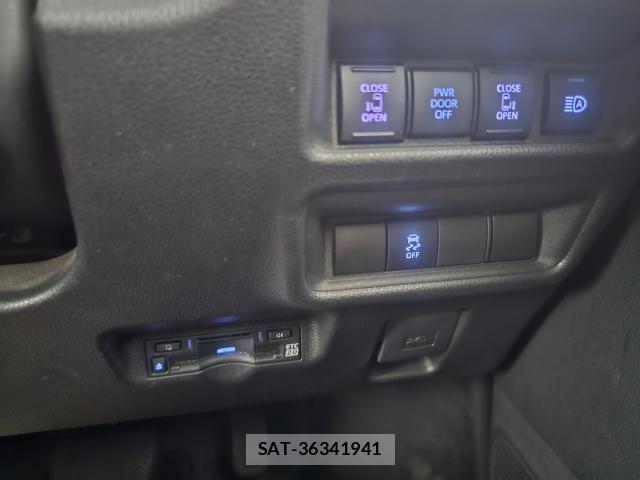 Toyota SIENTA 2023-11 8855673-9