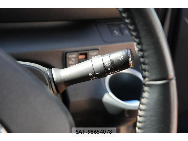 Toyota SIENTA 2018-03 8856502-19