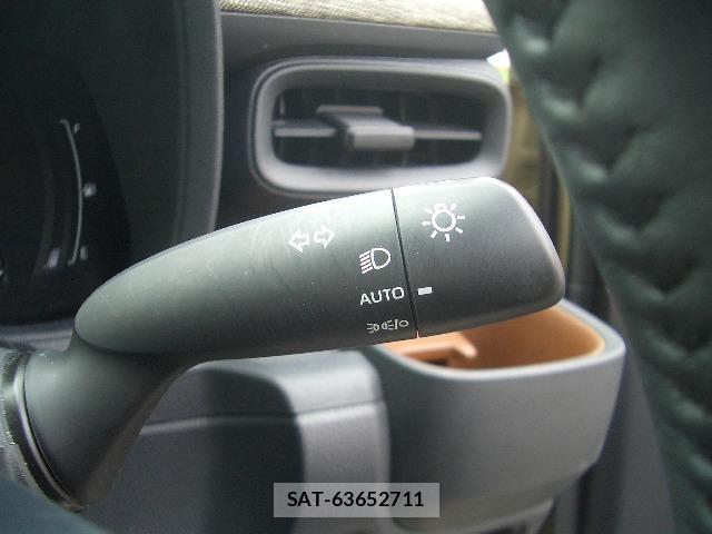 Toyota SIENTA 2024-02 8856705-12
