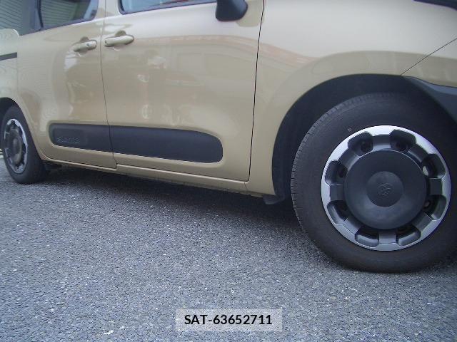 Toyota SIENTA 2024-02 8856705-9
