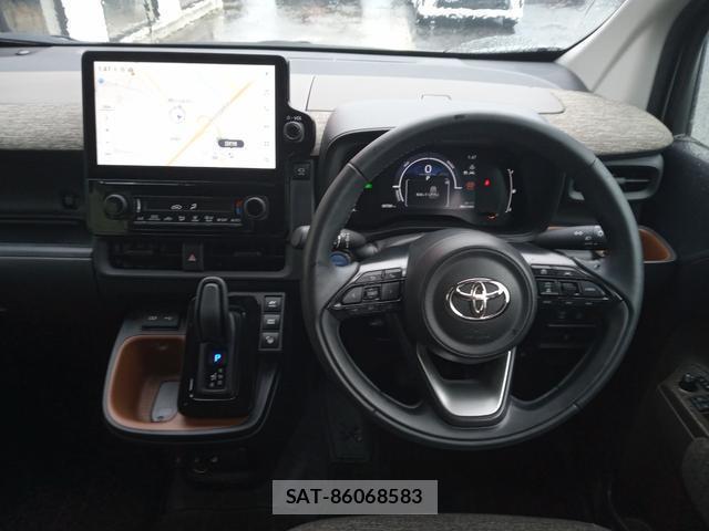 Toyota SIENTA 2023-11 8856826-12