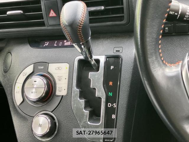 Toyota SIENTA 2018-04 8856952-16