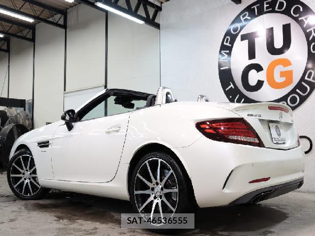 Mercedes Benz SLC 2017-04 8854473-2