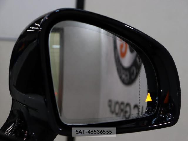 Mercedes Benz SLC 2017-04 8854473-8