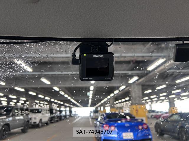 Suzuki SPACIA 2018-05 8854834-14