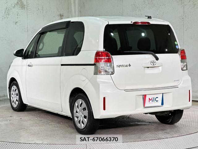 Toyota SPADE 2014-03 8855204-16