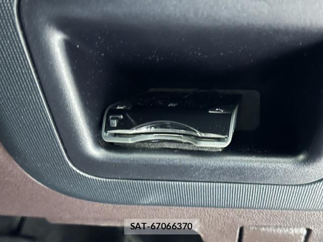 Toyota SPADE 2014-03 8855204-4