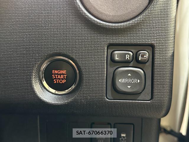 Toyota SPADE 2014-03 8855204-5