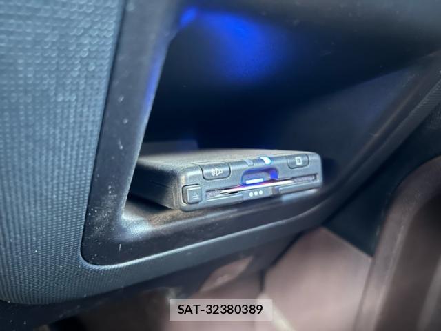 Toyota SPADE 2014-07 8856102-18