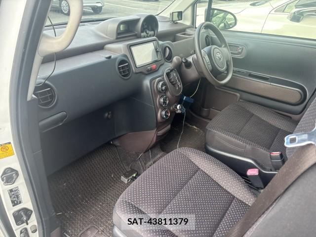 Toyota SPADE 2014-03 8856163-5