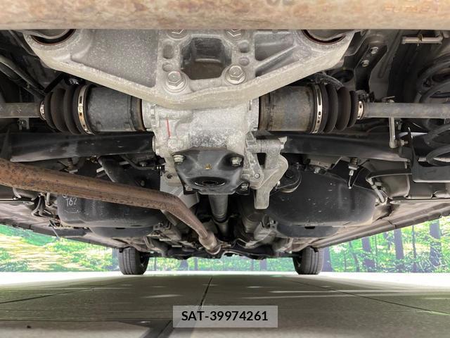Toyota SPADE 2018-03 8856794-18