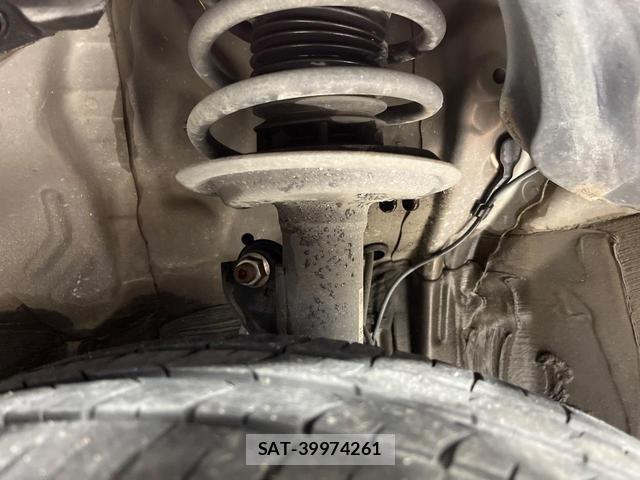 Toyota SPADE 2018-03 8856794-19