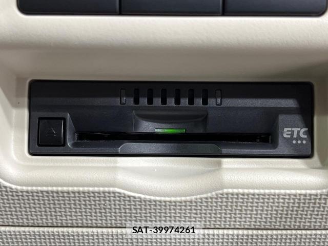 Toyota SPADE 2018-03 8856794-8
