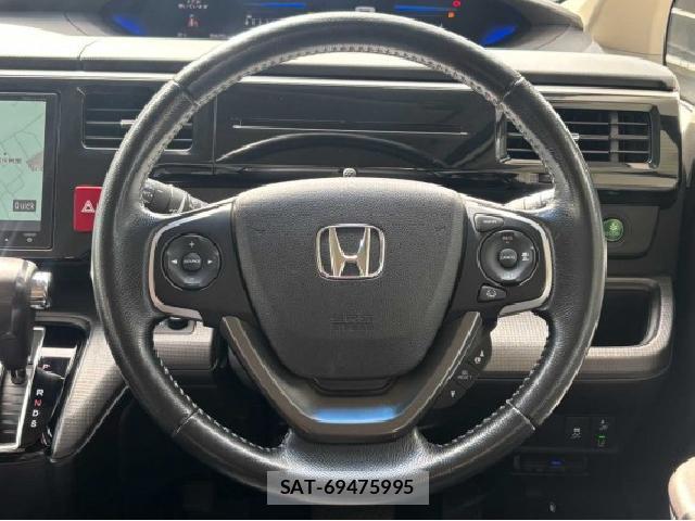 Honda e 2015-09 8854500-1
