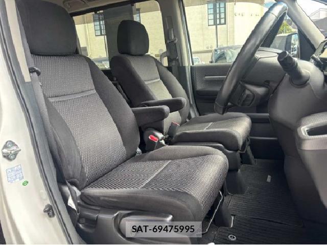 Honda e 2015-09 8854500-6