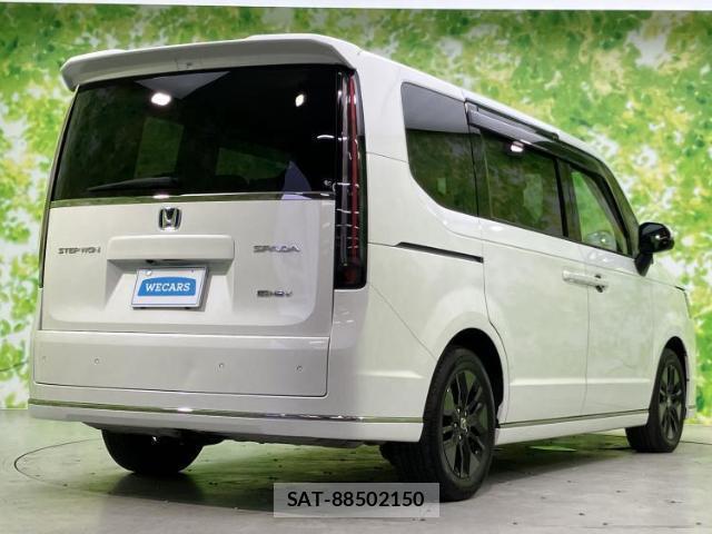 Honda e 2023-08 8854661-2
