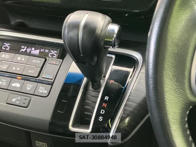 Honda e 2016-02 8855149-17