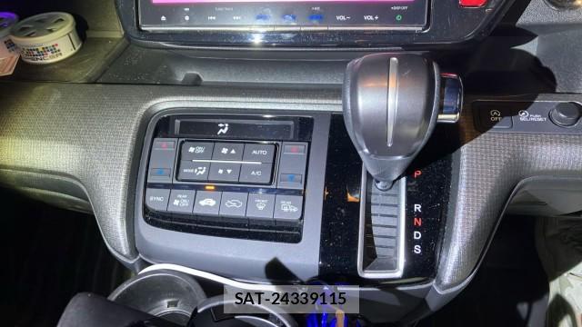 Honda e 2017-10 8855295-14