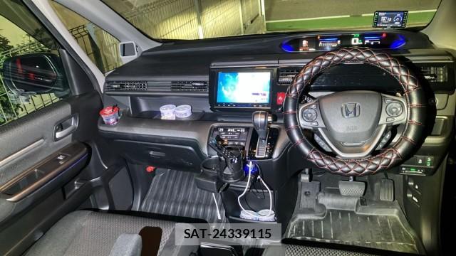 Honda e 2017-10 8855295-2