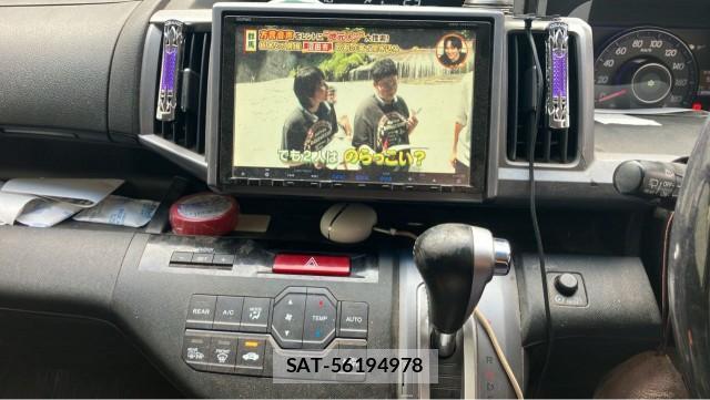 Honda e 2013-04 8855358-4