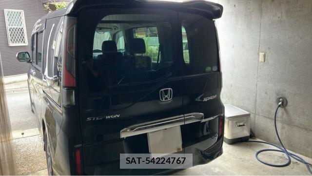 Honda e 2015-07 8855379-13