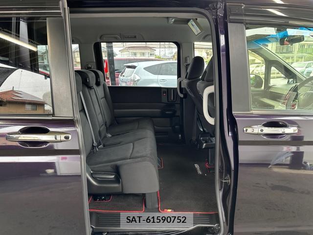 Honda e 2014-03 8855633-12