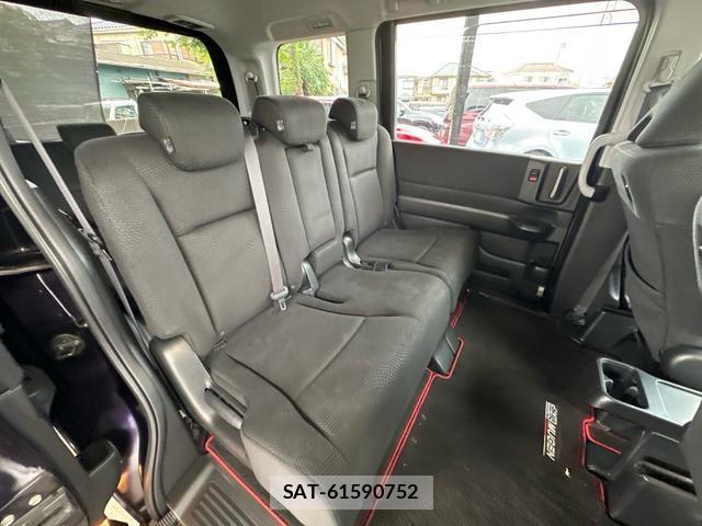 Honda e 2014-03 8855633-13
