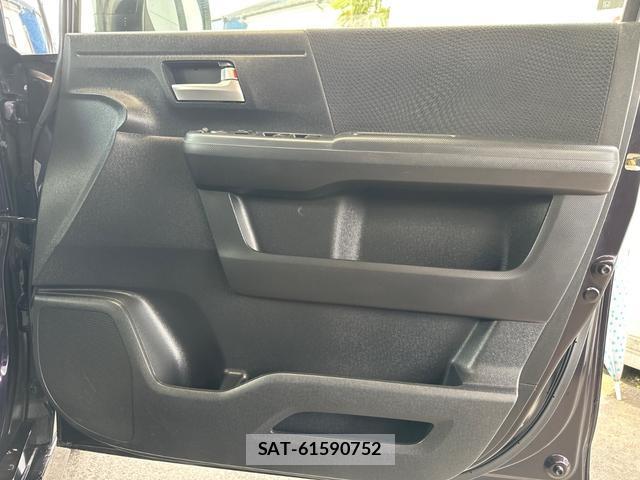 Honda e 2014-03 8855633-18