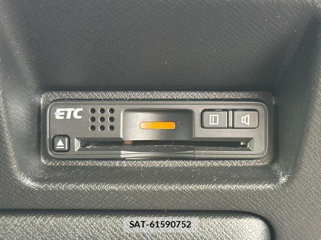 Honda e 2014-03 8855633-6