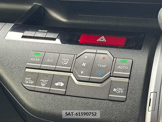 Honda e 2014-03 8855633-7