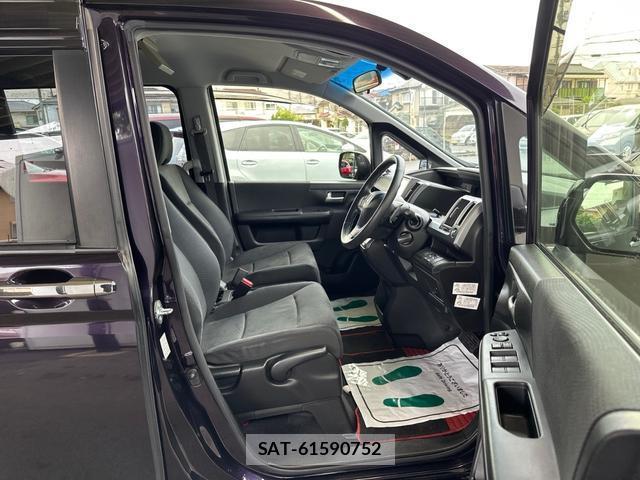 Honda e 2014-03 8855633-9