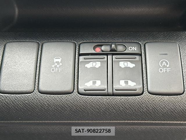 Honda e 2013-03 8855636-10