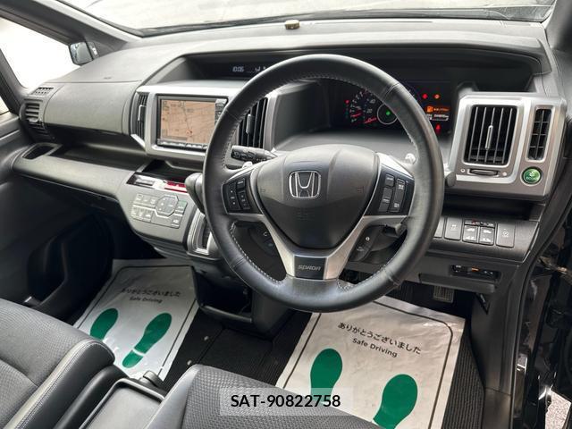 Honda e 2013-03 8855636-13